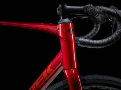 Trek Domane AL 2 56 Crimson to Dark Carmine Fade Produktbild 3