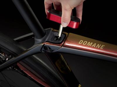 Trek Domane SLR 9 56 Axinite Flip/Trek Black Produktbild 8