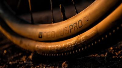 Bontrager Hinterrad Bontrager Aeolus Pro 3V 700 Disc TLR 142 Produktbild 10